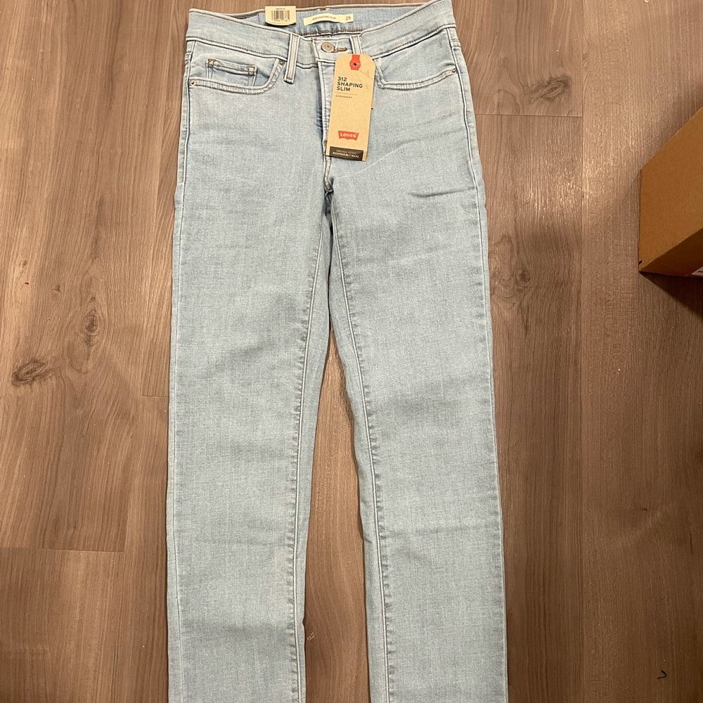 Levi’s 312 shaping